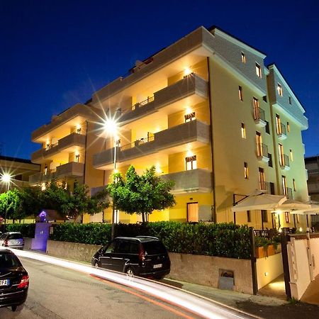 Residence La Guirita Tortoreto Dış mekan fotoğraf
